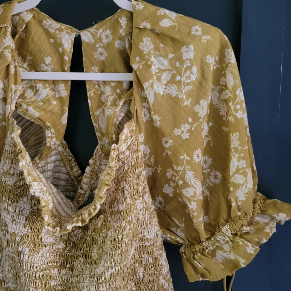 Anthropologie‎ Cotton Seersucker Smocked Puff-Sleeve Crop Top Large Chartreuse - Picture 9 of 15